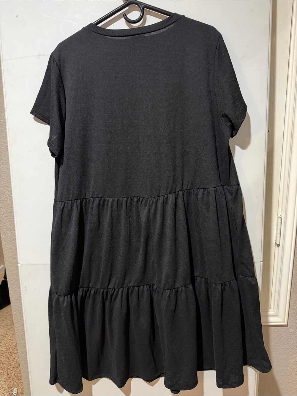LuLaRoe BLACK Ariel Crepe Tiered Short-Sleeve Midi Dress - Picture 3 of 8